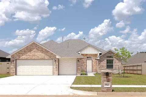 1927 W Flintlock Way, Mustang, OK 73064