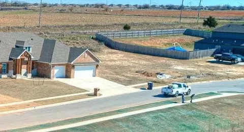 9540 Sultans Water Way, Yukon, OK 73099