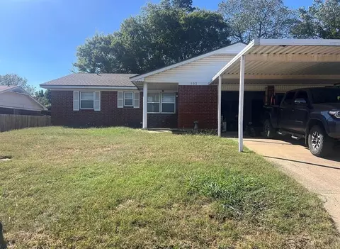 102 Larry Ln, Pauls Valley, OK 73075