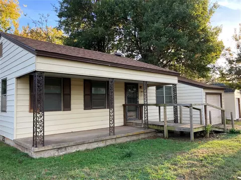 204 Elm St, Midwest City, OK 73110