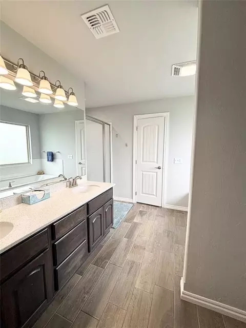 Bath - 19 Integrity Cir, Altus, OK 73521 photo 2 of 4