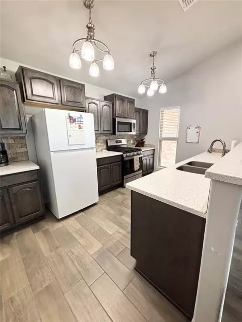 Kitchen - 19 Integrity Cir, Altus, OK 73521 photo 1 of 2