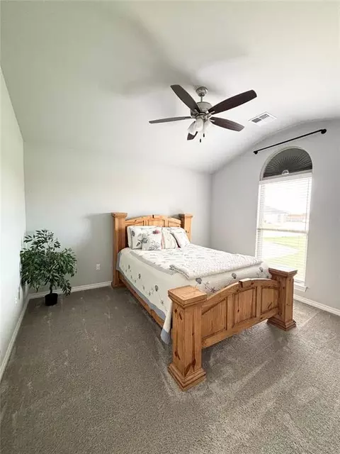 Bedroom - 19 Integrity Cir, Altus, OK 73521 photo 2 of 3