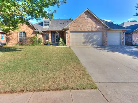 421 Daybreak Dr, Norman, OK 73071