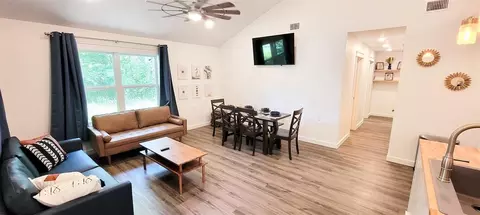 Living - 1007 Cambell St, Broken Bow, OK 74728 photo 3 of 3