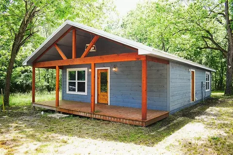 Exterior - 1007 Cambell St, Broken Bow, OK 74728 photo 2 of 4