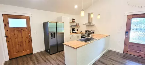 Kitchen - 1007 Cambell St, Broken Bow, OK 74728 photo 5 of 6