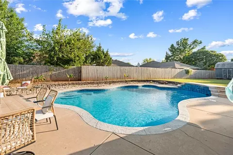 900 Blue Ridge Dr, Edmond, OK 73003