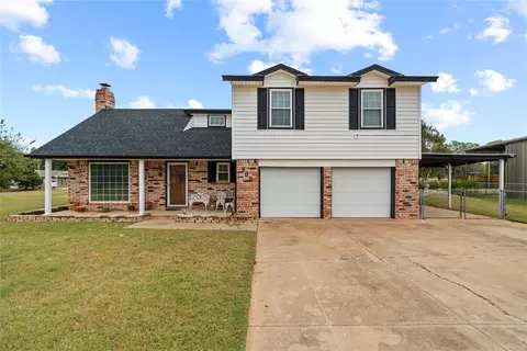 908 S Brookview Ln, Mustang, OK 73064