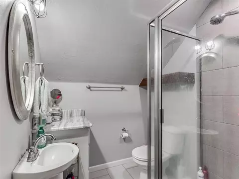 Bath - 508 Kings Ct, Tuttle, OK 73089 photo 8 of 8