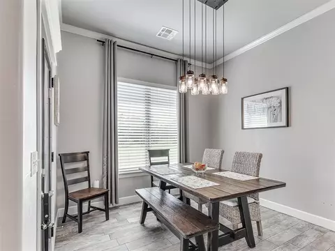 Dining - 508 Kings Ct, Tuttle, OK 73089 photo 3 of 4
