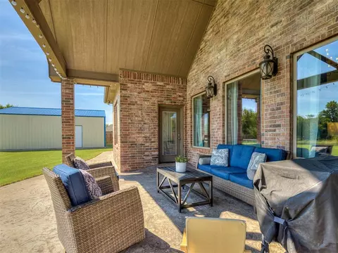 Exterior - 508 Kings Ct, Tuttle, OK 73089 photo 2 of 3