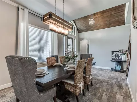 Dining - 508 Kings Ct, Tuttle, OK 73089 photo 2 of 4