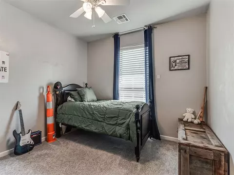Bedroom - 508 Kings Ct, Tuttle, OK 73089 photo 6 of 8