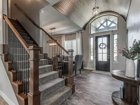 Entry Way - 508 Kings Ct, Tuttle, OK 73089 photo 4 of 4