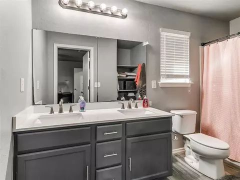 Bath - 608 E Juniper Ln, Mustang, OK 73064 photo 1 of 3