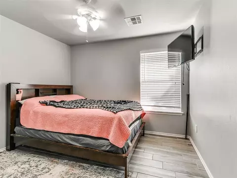 Bedroom - 608 E Juniper Ln, Mustang, OK 73064 photo 2 of 3