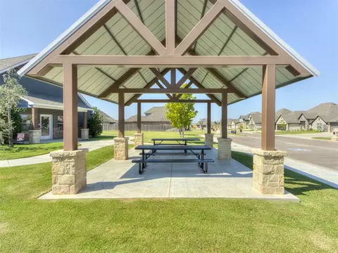 View/Area - 1925 SW 40th St, Moore, OK 73160 photo 3 of 3