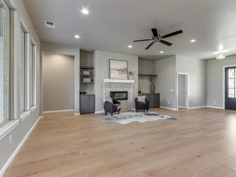 Living - 1925 SW 40th St, Moore, OK 73160 photo 5 of 5