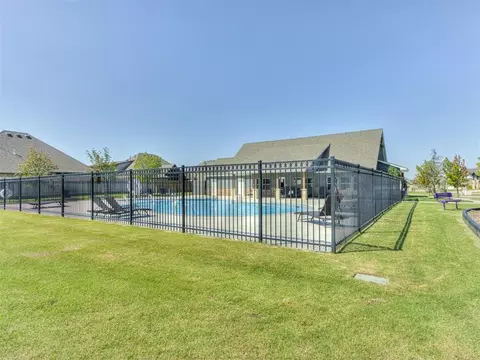 Exterior - 1925 SW 40th St, Moore, OK 73160 photo 8 of 8