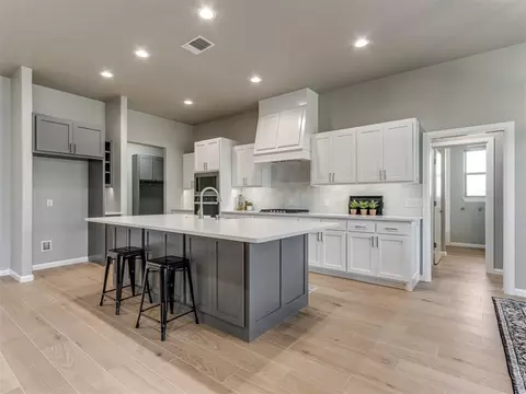 Kitchen - 1925 SW 40th St, Moore, OK 73160 photo 6 of 6