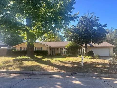 1810 Thorton St, Norman, OK 73069