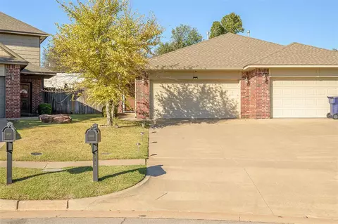 13709 Oxford Dr, Edmond, OK 73013