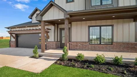 4676 Ranchero Dr, Edmond, OK 73025