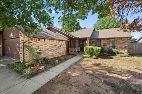 16401 Coronado Dr, Edmond, OK 73013