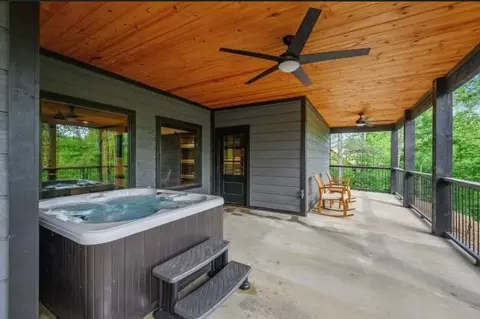 Exterior - 413 W Eagle Mountain Trl, Broken Bow, OK 74728 photo 6 of 9