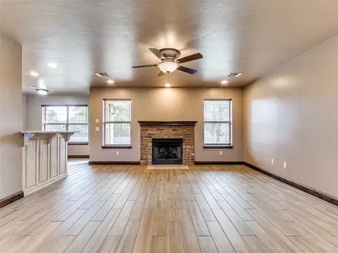 Living - 17809 Deer Trl, Mcloud, OK 74851 photo 4 of 5