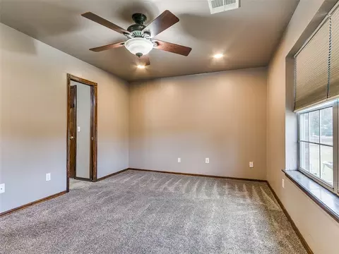 Bedroom - 17809 Deer Trl, Mcloud, OK 74851 photo 4 of 5