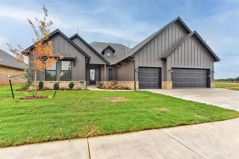 9304 NW 79th Ter, Yukon, OK 73099