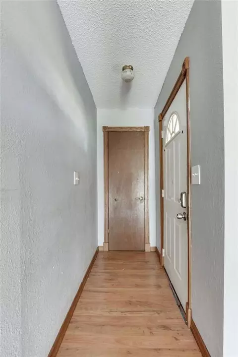 Entry Way - 314 E Locust St, Tecumseh, OK 74873 photo 1 of 3
