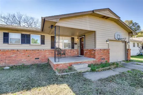 Exterior - 314 E Locust St, Tecumseh, OK 74873 photo 2 of 5