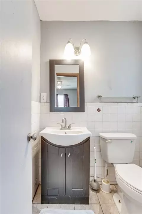 Bath - 314 E Locust St, Tecumseh, OK 74873 photo 6 of 6