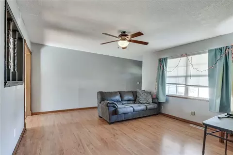 Living - 314 E Locust St, Tecumseh, OK 74873 photo 3 of 4