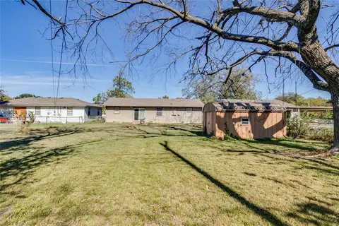 Exterior - 314 E Locust St, Tecumseh, OK 74873 photo 3 of 5