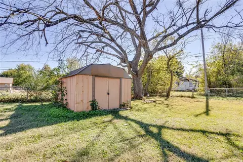 Exterior - 314 E Locust St, Tecumseh, OK 74873 photo 5 of 5