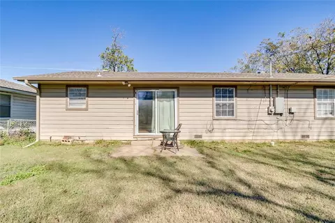 Exterior - 314 E Locust St, Tecumseh, OK 74873 photo 4 of 5