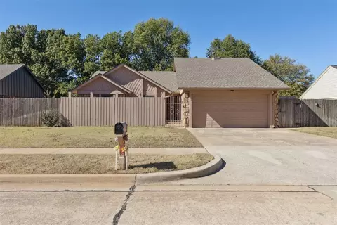 506 Garland Ct, Norman, OK 73072