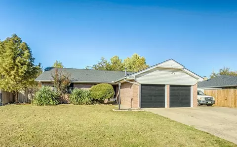 1709 Sandalwood Dr, Norman, OK 73071