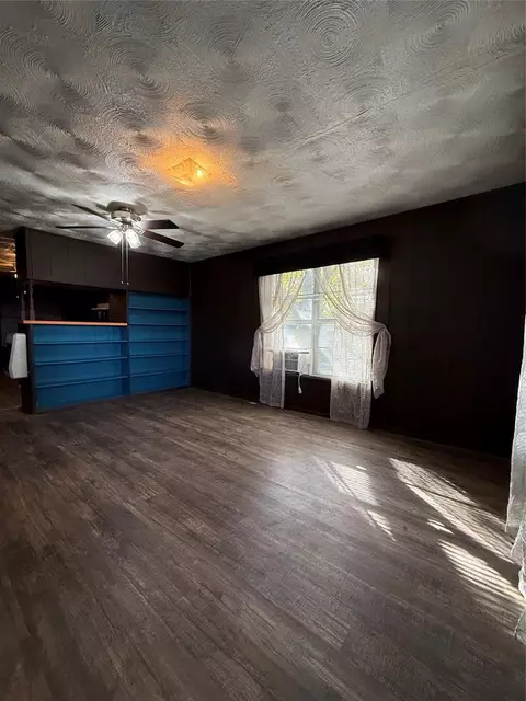 Living - 311 W 5th St, Broken Bow, OK 74728 photo 3 of 6