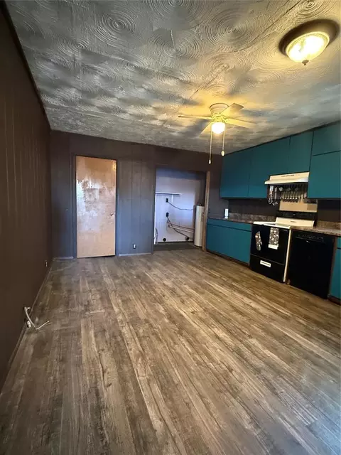 Kitchen - 311 W 5th St, Broken Bow, OK 74728 photo 3 of 3