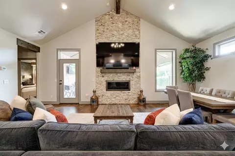 1249 Chelham Ln, Edmond, OK 73034