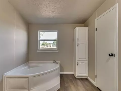20522 Oak Pond Dr, Harrah, OK 73045 photo 27