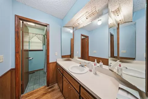 Bath - 121 Pinewood Dr, Tuttle, OK 73089 photo 1 of 2