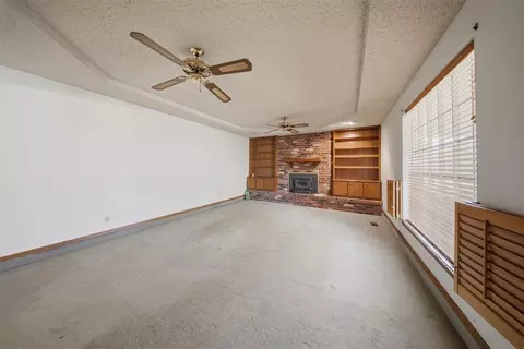 Living - 121 Pinewood Dr, Tuttle, OK 73089 photo 1 of 2
