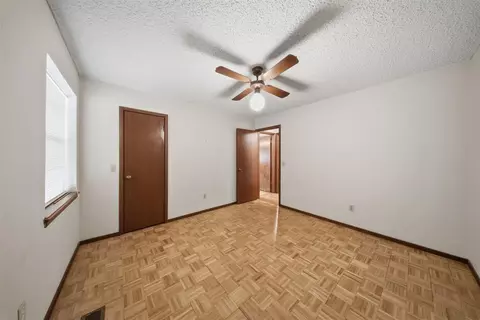 Bedroom - 121 Pinewood Dr, Tuttle, OK 73089 photo 2 of 5