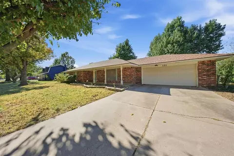 Exterior - 121 Pinewood Dr, Tuttle, OK 73089 photo 1 of 7